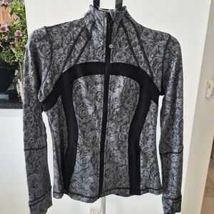 Women's Gray and Black Jacket